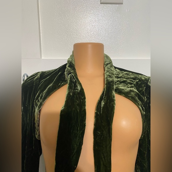Suki Green Velvet Coverup - Picture 3 of 5